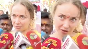 குஷ்பு போராட்டத்தில் ரஷ்ய பெண் பங்கேற்றது ஏன்? விசாரணைக்கு ரெடியாகும் போலீஸ் 