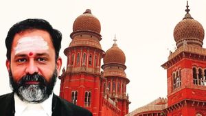 நீதிபதிகளின் பணிகளையும், தீர்ப்புகளையும் கூர்மையாக விமர்சிக்க வேண்டும்.. நீதிபதி ஜி.ஆர்.சுவாமிநாதன் 