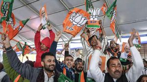 Delhi Election: 25 ஆண்டுகளுக்குப் பின்னராவது டெல்லியில் பாஜக ஆட்சியைக் கைப்பற்ற முடியுமா? களநிலவரம் என்ன?   