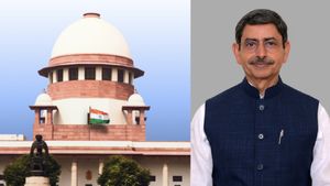 ஆளுநர் ஆர்.என்.ரவிக்கு எதிரான தமிழக அரசின் வழக்குகள்- உச்சநீதிமன்றம் இன்று முக்கிய உத்தரவு 