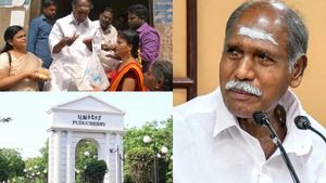 பொங்கல் தொகுப்புக்கு பதில் ரேஷன் அட்டைகளுக்கு ரூ.750 வழங்கப்படும் - புதுச்சேரி முதல்வர் அறிவிப்பு 