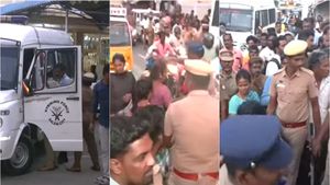 ரசீது கூட இல்லாமல் 100 கோடியை தூக்கி கொடுத்த சேலம் மக்கள்? அம்மா பேட்டை மண்டபத்தில் என்ன நடந்தது? 