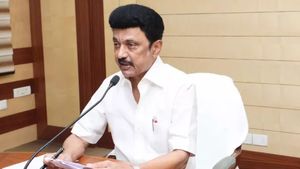 சம்பளம் கொடுப்பது நாங்க..பதவி கொடுப்பது அவரா? சும்மா விட மாட்டோம்! சிவகங்கையில் சீறிய மு.க.ஸ்டாலின்!