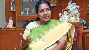 திருவள்ளுவரையும், திருக்குறளையும் களவாட முயற்சிக்கும் திமுக கூட்டம் - வானதி சீனிவாசன் ஆவேசம் 