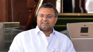 சீனாக்காரன் என்னென்னமோ கண்டுபிடிக்கிறான்.. நாம் இன்னும் சாமியை தேடுகிறோம்.. கார்த்தி சிதம்பரம்! 