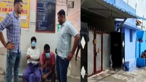 திருநெல்வேலி முருகாண்டி வீட்டில் ஆச்சரியம்.. பதுக்கிய மூட்டையை பிரித்து பார்த்தால்? ஆடிப்போன நெல்லை