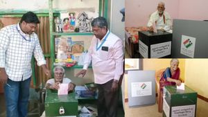 ஈரோடு கிழக்கு தொகுதி இடைத்தேர்தல்: முதியவர்கள், மாற்றுத் திறனாளிகள் 246 பேர் தபால் வாக்களித்தனர்! 