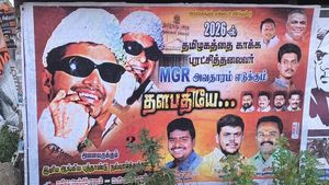  போஸ்டரில் சிரித்த ’தளபதி’ எம்ஜிஆர்..உற்று பார்த்தால் ஷாக்! கிராஃபிக்ஸில் கலக்கும் தேனி தவெக நண்பாஸ்