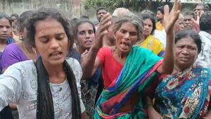 கள்ளச்சாராய இறப்புக்கு ரூ.10 லட்சம்.. என் மகனுக்கு இரங்கல் கூட இல்லை.. மாடுபிடி வீரரின் தாய் வேதனை! 