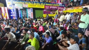  விடிஞ்சா அலங்காநல்லூர் ஜல்லிக்கட்டு.. திடீர் போராட்டத்தில் காளை உரிமையாளர்கள்! டோக்கன் பஞ்சாயத்து!
