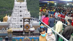 ஏகாதசி அன்று திருப்பதி ஏழுமலையானை தரிசிக்க இத்தனை மணி நேரமா? தவித்த பக்தர்கள் 
