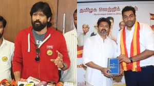 ஆதவ் அர்ஜுனா வருகையால் தவெகவில் பிரச்சினையா? எனக்கு பதவி கொடுக்காதது ஏன்? போட்டுடைத்த பிரபல நடிகர்! 