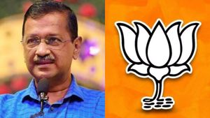 யார் சிறந்த சிஎம்? மக்கள் ஆதரவு கெஜ்ரிவாலுக்கு தான்! அப்போ பாஜகவில் யார் டாப்? ஆக்சிஸ் எக்ஸிட் போல் 