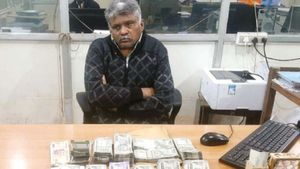 ஊட்டி சார் பதிவாளர் திருப்பூருக்கு டிரான்ஸ்பர்..கடைசி நாளில் காரில் போனவருக்கு மறக்க முடியாத ட்விஸ்ட்