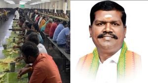 நல்லா சாப்டுட்டு இருந்தோம் கெடுத்து விட்டாங்க..பாதியாகக் குறைந்த அன்னதானம்! குமுறும் பழனி பக்தர்கள்!