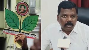 அதிமுக நிர்வாகி கட்சியை விட்டு நீக்கம்..உறுப்பினர் சேர்க்கையில் மோசடி நடப்பதாக கூறியதால் நடவடிக்கை! 