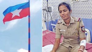  விசிககாரங்க அடிச்சுட்டாங்க.. ஆஸ்பத்திரியில் அட்மிட்டான பெண் எஸ்ஐ! எல்லாமே பொய்..காவல்துறை மறுப்பு!