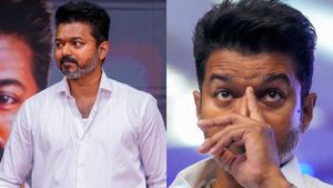 திடீர் பரபரப்பு.. தவெக கட்டிடம் இடிப்பு.. திருவள்ளூரில் விஜய் கட்சி ஆபீஸை இடித்து தள்ளிய அதிகாரிகள் 