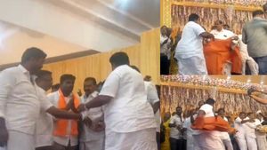 அண்ணாமலை முன்பாக அடாவடி.. மூத்த நிர்வாகியை கீழ்த்தரமாக நடத்திய கேபி ராமலிங்கம்.. அதிர்ந்த சேலம் பாஜக 