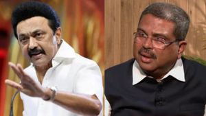 யார் இந்தியை திணித்தது? ஸ்டாலின் செய்வது ப்ளாக்மெயில்! நிதி இல்லையா? கொந்தளித்த தர்மேந்திர பிரதான் 