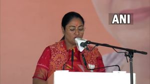 டெல்லியின் 9வது முதல்வராக பதவியேற்றார் பாஜக ரேகா குப்தா.. துணை முதல்வர் ஆனார் பர்வேஷ்! 