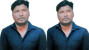 பெங்களூர் - சென்னை வந்த ரயிலில்.. தூங்கிக்கொண்டிருந்த பெண் பயணியிடம் போலீஸ்காரர் செய்த செயல் 