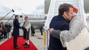  அமெரிக்கா புறப்பட்டார் பிரதமர் மோடி.. ஏர்போர்ட்டில் கட்டித் தழுவி வழியனுப்பி வைத்த பிரான்ஸ் அதிபர்!