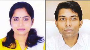  விழுப்புரத்தில் கலெக்டர்- கூடுதல் கலெக்டர் யார்னு பாருங்க.. கணவன் -மனைவிக்கு ஒரே மாவட்டத்தில் பதவி
