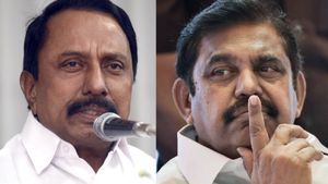 யார் அந்த துரோகிகள்? கோபியில் செங்கோட்டையன் பேனரை பார்த்தீங்களா? எடப்பாடி பழனிசாமிக்கு ஷாக்?
