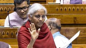 தமிழ்நாடு, கேரளா உள்ளிட்ட எதிர்க்கட்சி ஆளும் மாநிலங்கள் புறக்கணிப்பா? நிர்மலா சீதாராமன் ஆவேச பதில்