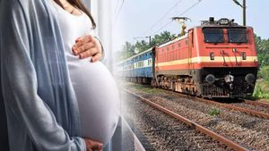 வேலூர் ரயிலில் 4 மாத கர்ப்பிணியை சீண்டி, தள்ளி விட்ட சம்பவம்.. ஓவர்நைட்டில் இளைஞரை தூக்கிய போலீஸ்