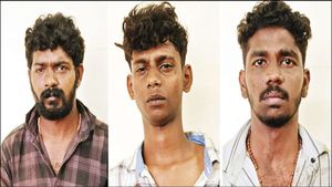  ஆள் இல்லாத இடத்திற்கு சவாரிக்கு கூப்பிட்ட இளைஞர்கள்! தூத்துக்குடி ஆட்டோ டிரைவருக்கு காத்திருந்த ஷாக்