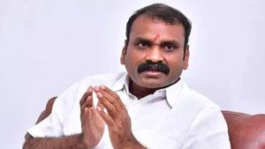 நீலகிரி மாவட்டத்தில் 85 அரசு பள்ளிகள் மூடப்படுகிறது.. மத்திய அமைச்சர் எல் முருகன் பரபரப்பு புகார்