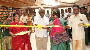 மதுரையில் உதயம்.. ‛தி சென்னை சில்க்ஸ்’-ல் திருமண பட்டு ஜவுளிக்கான பிரத்யேக பிரிவு திறப்பு 