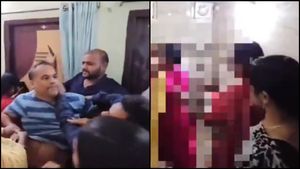 அத்தனை பேர் சுற்றிலும்.. கணவரை 