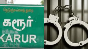 பயங்கரம்.. 10ம் வகுப்பு மாணவியின் கழுத்தை அறுத்த மாணவன்.. நடந்தது என்ன? கரூரில் பரபரப்பு! 