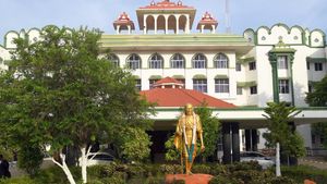 டிவி சீரியல்களுக்கு சிக்கல்?  சின்னத்திரை தணிக்கை வாரியம் கோரி வழக்கு.. ஹைகோர்ட் அதிரடி உத்தரவு 