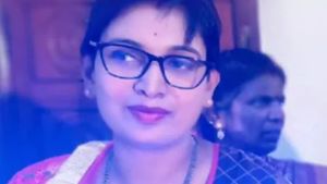பெங்களூர் வீட்டில் தனியாக இருந்த பாஜக  நிர்வாகி மஞ்சுளா.. அறையில் இருந்த காட்சி.. ஆடிப்போன உறவுகள் 