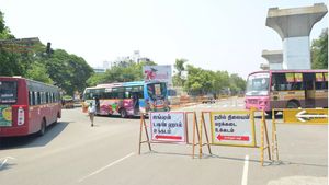 கோவையில் கோனியம்மன் கோவில் தேரோட்டம்.. நாளை போக்குவரத்து மாற்றம்.. இந்த ரூட்டில் எல்லாம் போகாதீங்க 
