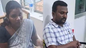 சிட்டாவில் பெயர் மாற்றம்.. 2.25 ஏக்கர் நிலம் பட்டா.. கவிதாவுடன் சேர்ந்து தலைகுனிந்த திருப்பூர் விஏஓ