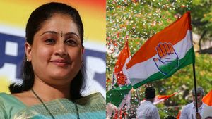 அமைச்சராகும் நடிகை விஜயசாந்தி? விரைவில் வரும் குட்நியூஸ்.. காங்கிரஸ் கொடுக்கும் சூப்பர் கிப்ட்