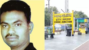 'ஈரோடு போலீஸ் ஏட்டு நவீன்குமார் வீட்டில்'.. ஜன்னலில் எட்டிப் பார்த்து.. அதிர்ந்து போன காவலர் 