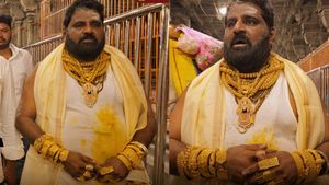 3 கிலோ தங்க நகை அணிந்து..  திருவண்ணாமலை கோவிலுக்கு வந்த தொழிலதிபர்.. பணியாளர்களுக்கு அடித்த ஜாக்பாட்