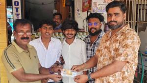 கேரளாவில் பரிசு விழுந்தது தெரியாமல் லாட்டரியை குப்பையில் வீசிய நபர்.. கடைசி வரை விடாத அதிர்ஷ்டம்!