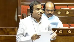 தேசிய நெடுஞ்சாலை சுங்க கட்டணத்தில் சலுகை அளிக்க மத்திய அரசு முடிவு..  நிதின் கட்காரி  அறிவிப்பு