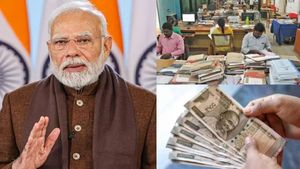 அகவிலைப்படி 2% வரை உயர்வு.. மத்திய அரசு ஊழியர்களுக்கு வந்த குட்நியூஸ்! சம்பளம் எவ்வளவு அதிகரிக்கும்?