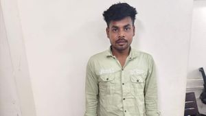 தேனி குழந்தை செல்போனில் செய்த சின்ன தவறு.. 24 லட்சம் காலி.. பீகார் இளைஞர் சொன்னதுதான் பெரிய ட்விஸ்ட் 