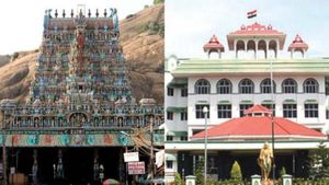 'சில மனிதர்கள் சரியாக இல்லை' திருப்பரங்குன்றம் மலை அனைவருக்கும் சொந்தம்.. மதுரை நீதிமன்றம் கருத்து! 
