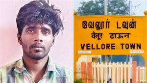 வேலூர் அருகே சக்திவேலுக்கு தர்ம அடி.. இரண்டாவது முறையாக வந்த போது ஒன்று கூடிய ஊர் மக்கள்  