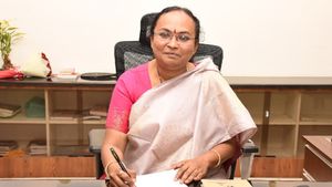 வேலூர் மாவட்ட ஊராட்சி மன்ற தலைவர்கள்.. மொத்தமாக கலெக்டரை சந்தித்து வைத்த பரபரப்பு கோரிக்கை 